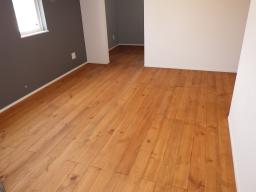 自然塗料床塗装完了