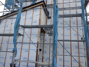 防湿シート張り完了