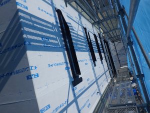 防湿シート張り完了